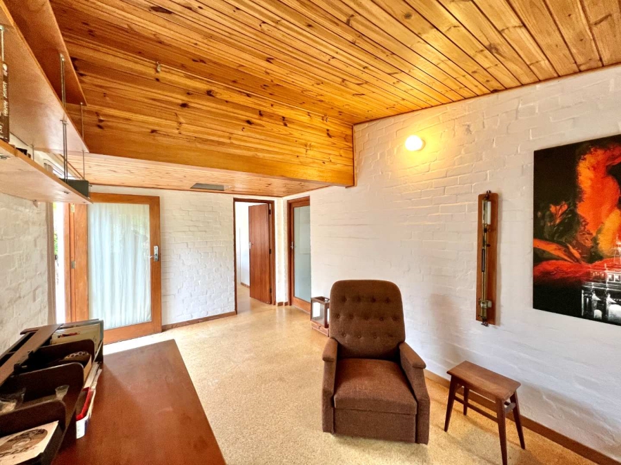 4 Bedroom Property for Sale in Uniepark Western Cape